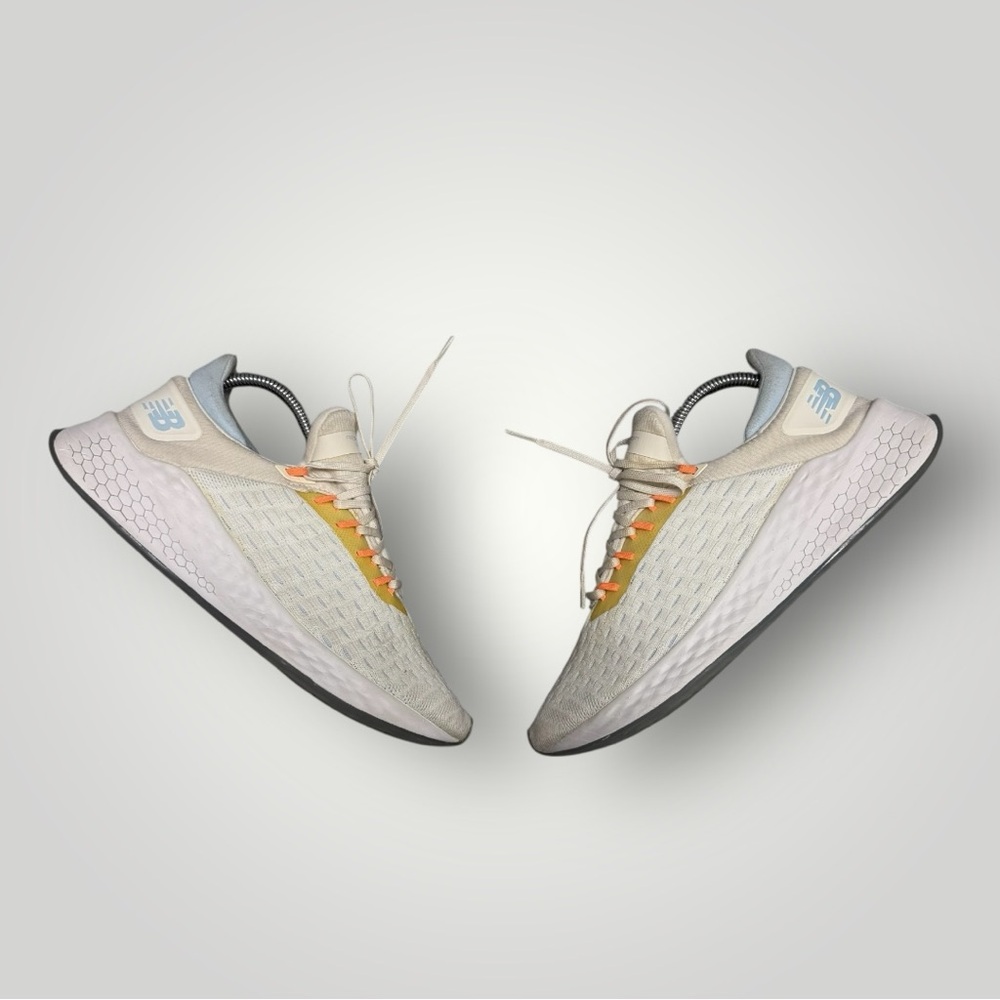 New Balance Women's Fresh Foam Lazr V2 Hypoknit Sneaker size 9